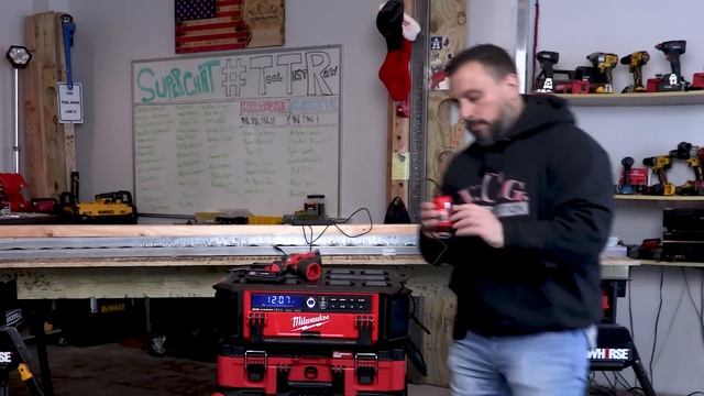 Milwaukee M18 PACKOUT Radio Will Charge M12 Batteries! (SETUP TRICKS TIPS HOW-TO) смотреть онлайн