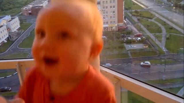2013 06 17 Андрюша на балконе. смотреть онлайн