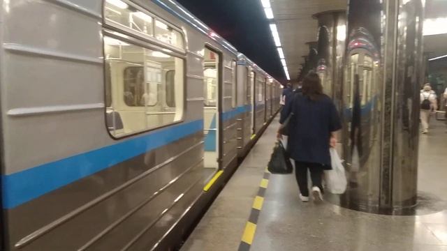 81-717/714.6 отправляется в депо | Екатеринбургский метрополитен смотреть онлайн