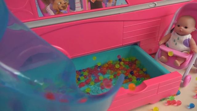 Baby doll bus car toys baby Doli camping play смотреть онлайн