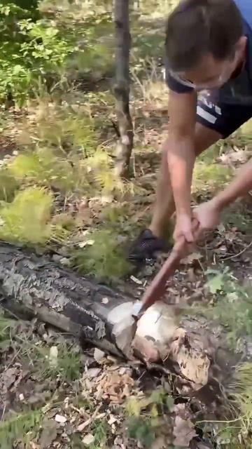 Почему стоит брать качественный топор ⁉️ Показываю #нож #ножи #knife #shorts смотреть онлайн