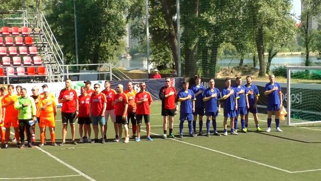 Дима ФУТБОЛИСТ ⚽ МЫ ведём СВАДЬБУ 🌷 КОЛЯ чистит ЗУБЫ 👶 Ультразвуковые зубные щётки HAPICA (Хапика) смотреть онлайн