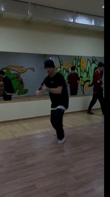 ОТКУДА ОН? ПОДПИСЫВАЙТЕСЬ НА НЕГО ❤️ #dance #shortsvideo #shorts