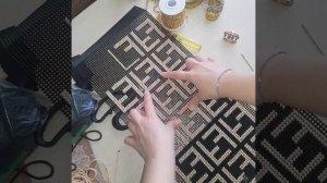 Сумка вышитая на пластиковой канве . Полипропиленовый шнур.
Узор "ФЕНДИ" ,часть 2