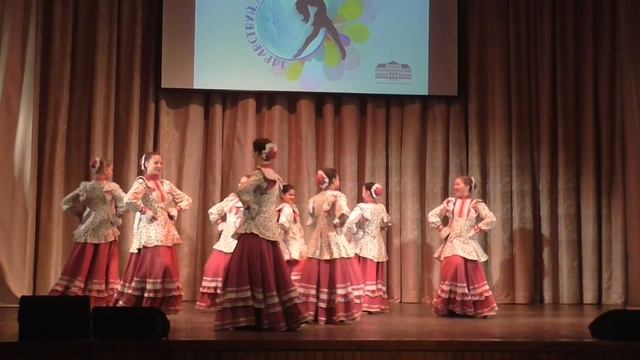 Детский танцевальный коллектив "Родничок" г. Малоярославец. т. "Варенька" смотреть онлайн