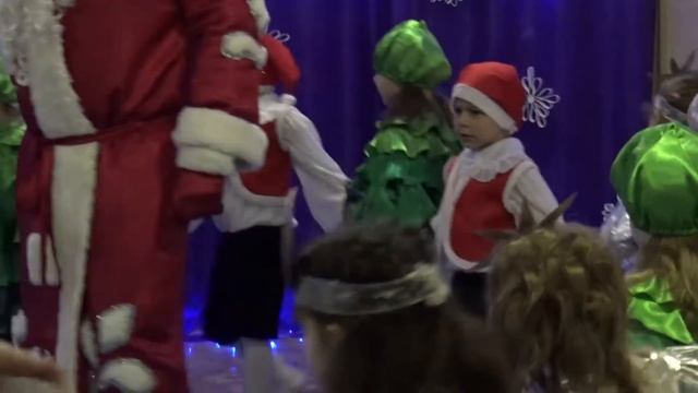 Дедушка Мороз, Дедушка Мороз что ты нам принёс смотреть онлайн