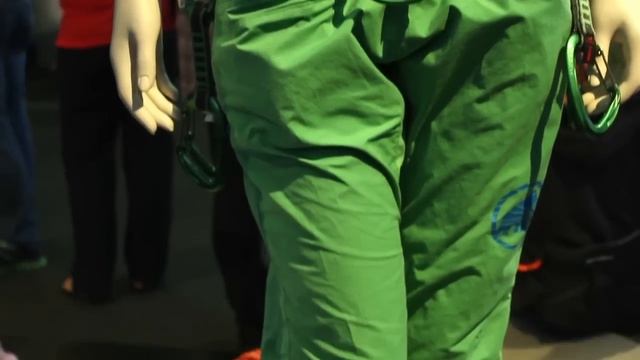 Schlafsäcke, Kletterrucksäcke & mehr: Mammut-Produkte für 2014 смотреть онлайн