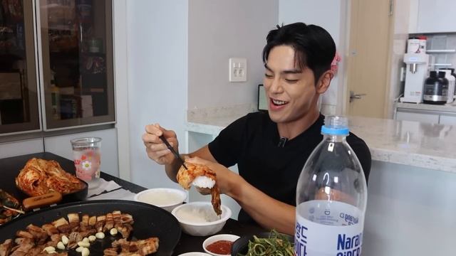 24시간 하루종일 삼겹3끼 삼겹살 먹방 동파육 삼겹살김치찌개 삼겹살라면 쭈꾸미삼겹살 쭈삼 차돌짬뽕 korean mukbang eating show смотреть онлайн