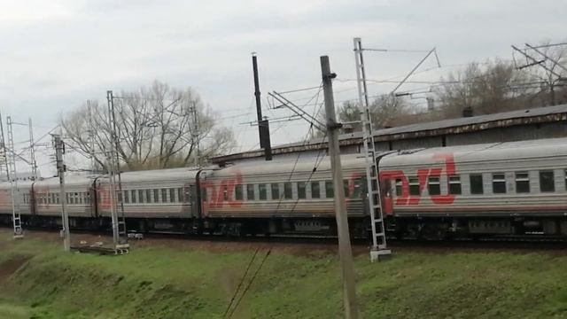 Электровоз ВЛ80т 2073 с пассажирскими вагонами. смотреть онлайн