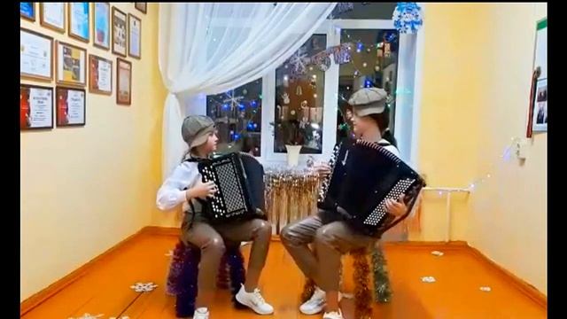 "Бумер" Дуэт баянисток "Башкирские Звёздочки" ХАБИРОВА Элина и ПОПОВА Настя.
