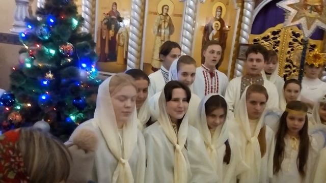 Выступление Воскресной школы Свято-Митрофановского храма г.Лисичанска 07.01.2017