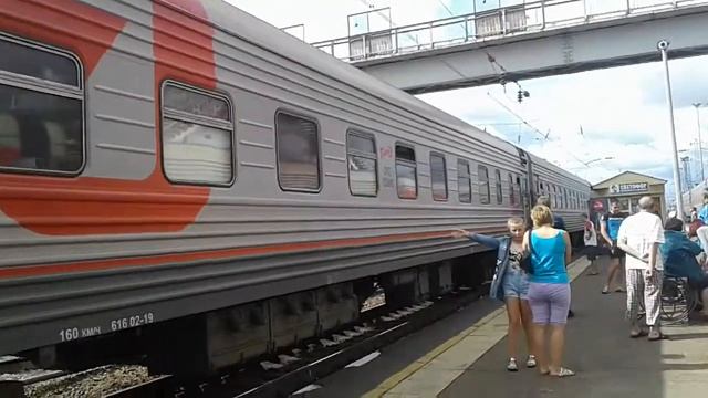 Прибытие ЭП2К-276 с поездом 242 Адлер-Иркутск на ст. Мариинск смотреть онлайн