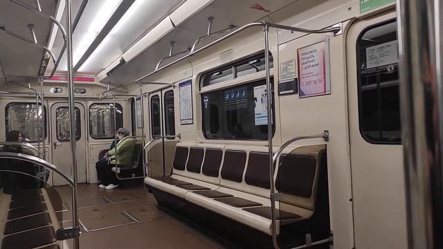 Поездка в вагоне 81-714 от Старой деревни до Крестового острова смотреть онлайн
