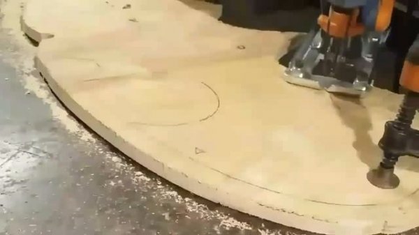 DIY КАК СДЕЛАТЬ БЭТ-СИГНАЛ?(своими руками).прожектор Бэтмана делаем сами.