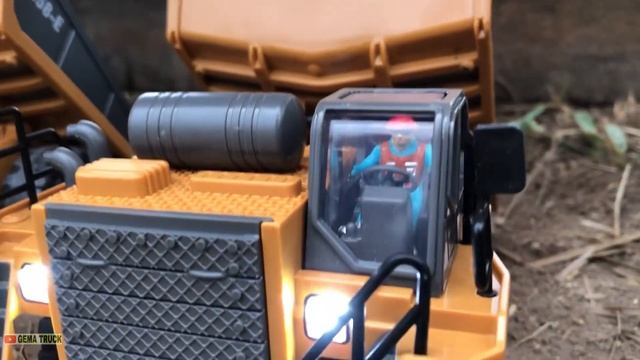ARRIVAL OF HEAVY MINE EQUIPMENT || TRUCK RC BULLDOZER RC смотреть онлайн