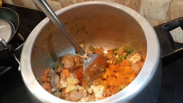 Easy vegetable biriyani in pressure cooker ||Shahanas cooking || смотреть онлайн
