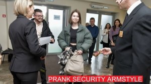 Веселые секьюрити на концерте Армстайла.