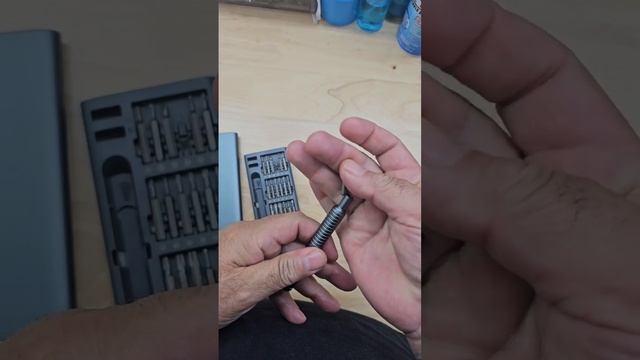 Mini Screwdriver Set 51 in 1, Portable Precision Screwdriver, Magnetic Driver Bits смотреть онлайн