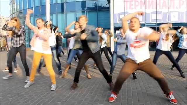 Флешмоб школы иностранных языков СМАРТ / Flash mob of SMART school смотреть онлайн