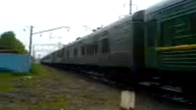 ЧС4Т с почтово-багажным поездом