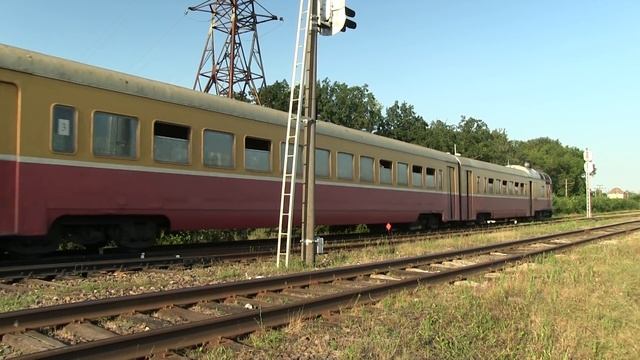 [ЧФМ] Дизель-поезд Д1-752 на ст. Мерены / [CFM] D1-752 DMU at Mereni station смотреть онлайн