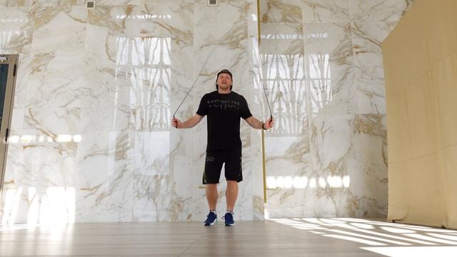 Как прыгать на СКАКАЛКЕ ЗА 3 ЭТАПА смотреть онлайн