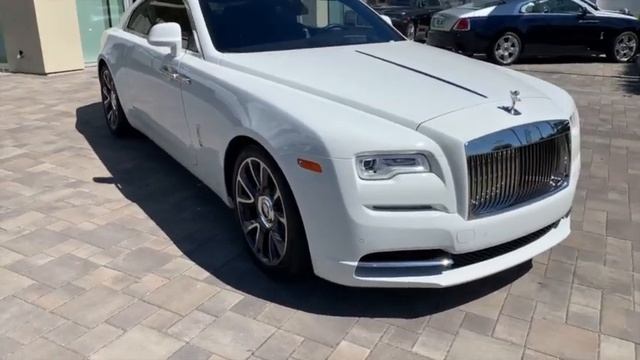 2017 Rolls-Royce Wraith смотреть онлайн