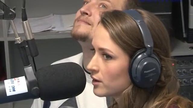 На сцене МКЦ Русь с концертом выступил московский коллектив «Доктор Шлягер» смотреть онлайн