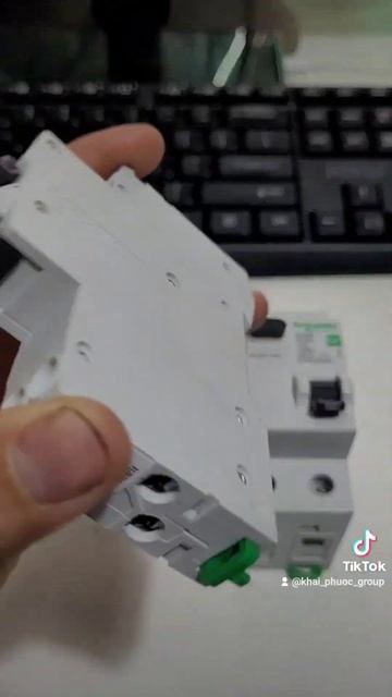 SLIM RCBO SCHNEIDER CB CHỐNG GIẬT | KHẢI PHƯỚC ELECTRIC GROUP смотреть онлайн