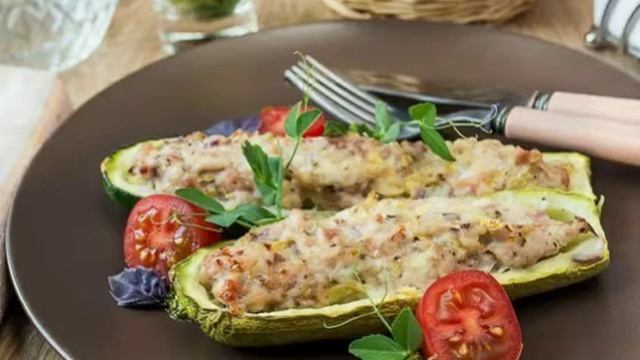 Кабачки, фаршированные курицей рецепт приготування в описах смотреть онлайн
