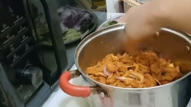 ഇതാ..നാവില് രുചിയേറൂം നാടൻ പൊതിച്ചോറ്😊😋 смотреть онлайн