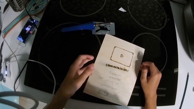 YouTube прислали новую кнопку за 100 подписчиков! Как сделать кнопку YouTube из дерева? смотреть онлайн