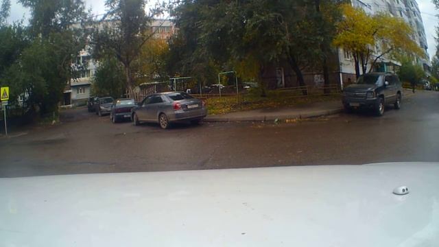 как я выезжаю из своего двора =) смотреть онлайн