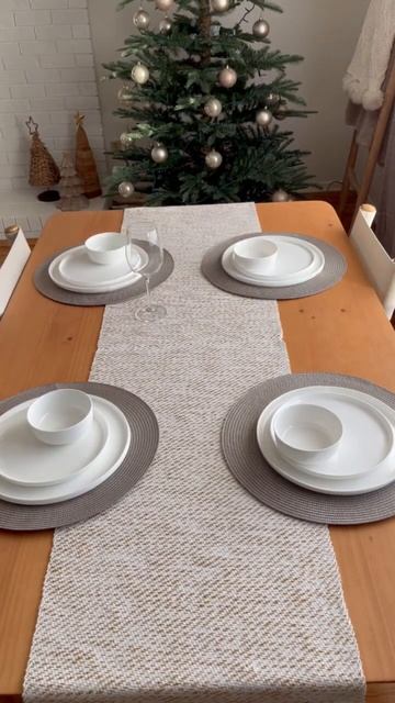 ✨Table preparation ✨ #hometable #tablewear #tabledecoration #tabledecor #homeinspo #gettogether смотреть онлайн