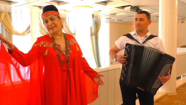 Раисия Исанбаева - «Пеледалтше садыштем...» (В цветущем саду) марийская народная песня смотреть онлайн