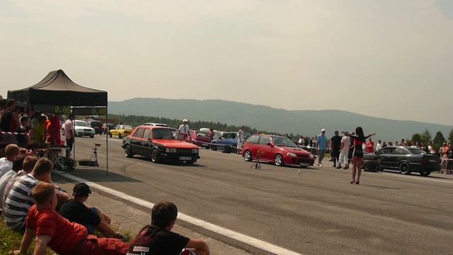 Skoda 120 vs Suzuki Swift смотреть онлайн