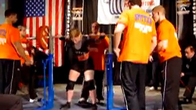 Erin Walterman 402 pound squat at the 2011 Arnold Classic USAPL meet смотреть онлайн