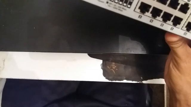 Switch 24 portas com defeito, todos os leds piscando ao mesmo tempo смотреть онлайн
