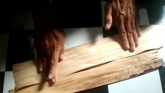 KOTAK TISU DARI KARDUS DAN PELEPAH PISANG. смотреть онлайн