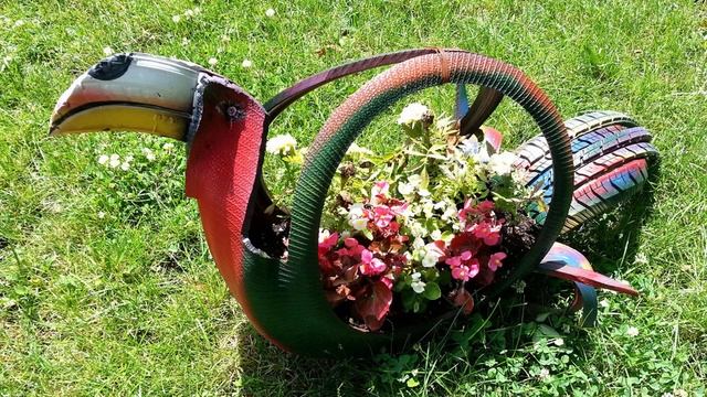 Клумбы из шин 20 лучших идей смотреть онлайн