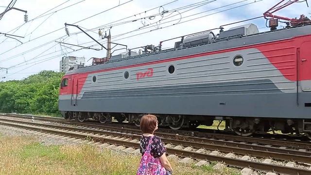 "Приветливый Эпим" Эп1м с пассажирским поездом сообщением Таганрог-Москва смотреть онлайн