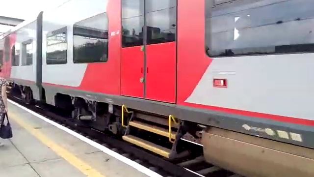 электричка ЭТ2М 089, 082, 083 и электричка ЭС2Г 005 на станции Виз город Екатеринбург смотреть онлайн