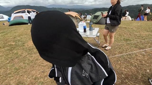 CAMPING AT VIEWSCAPE TANAY 2022 SEA OF CLOUDS? | Joms and Yeng's Adventures смотреть онлайн