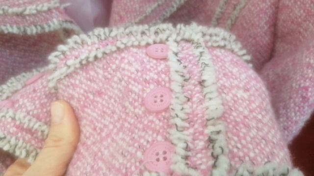 Люди приходят не только за одеждой в секонд - хэнд смотреть онлайн