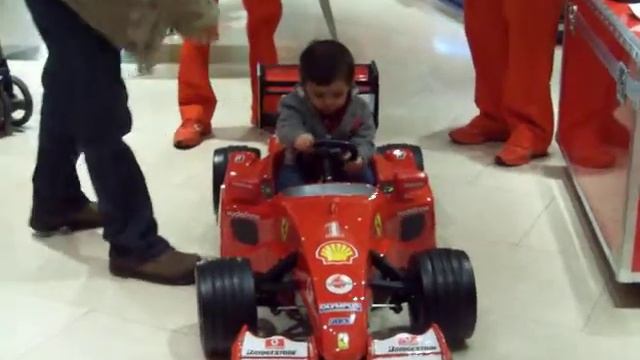 MI NIETO EL BEBE FERRARI !!!! смотреть онлайн
