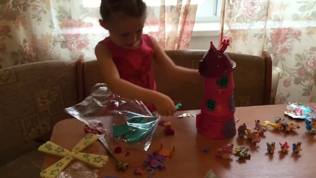 Распаковываем огромный пакет с подарками: Мельница пони Filly Часть 2 смотреть онлайн