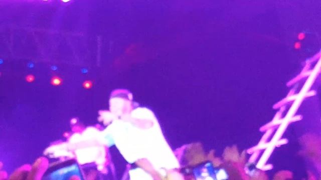 FARRUKO - Besas tan bien (Recital Luna Park) смотреть онлайн