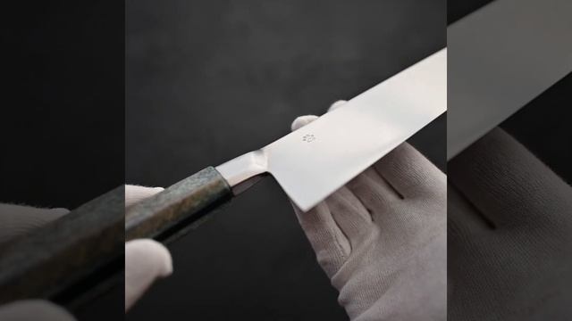 GEA - Isasmedjan Gyuto 270mm Full Mirror Polish Honyaki C105 W1 Integral Oosik & Ebony смотреть онлайн