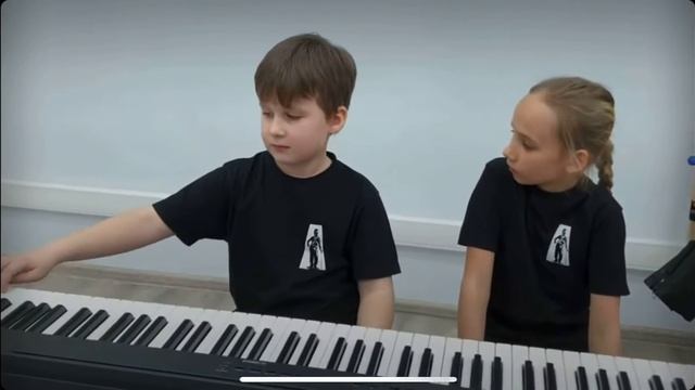 На занятии в студии АКТЁР смотреть онлайн