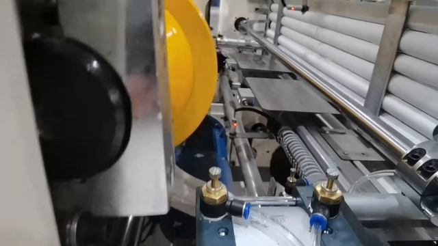 Как управлять машиной для перемотки туалетной бумаги для кухонных полотенец смотреть онлайн